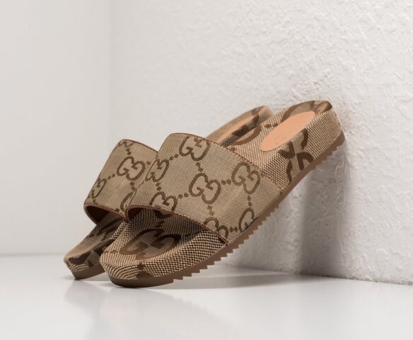 Сланцы Gucci wmn бежевые Сланцы Gucci wmn бежевые